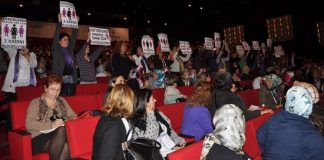5 Kasım 2010: Kadınlardan Başbakan Erdoğan’a protesto