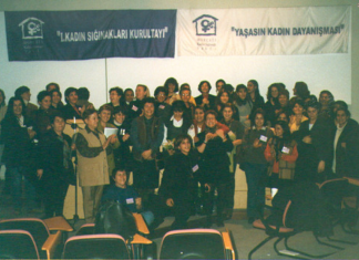 21 Kasım 1998: İlk Kadın Sığınakları Kurultayı toplandı