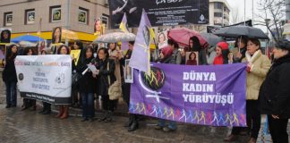 10 Aralık 2012: Dünyanın Çevresinde 24 Saat Feminist Eylem!