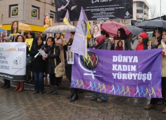 10 Aralık 2012: Dünyanın Çevresinde 24 Saat Feminist Eylem!