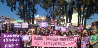 5 Aralık 2015: Ayvalık’ta Bağımsız Kadın İnisiyatifi basın açıklaması yaptı
