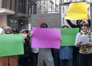 4 Ocak 2013: Karaköy Genelevi seks işçilerinden eylem