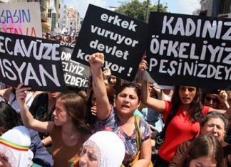7 Ocak 2002: Şile’de tecavüz davası duruşmasına feministlerden katılım