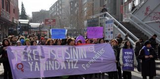 30 Ocak 2010: Ankara Tekel direnişinin 49. gününde feministlerden dayanışma ziyareti
