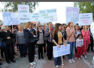 12 Nisan 2013: Antalya’da kadın cinayetlerine karşı eylem yapıldı