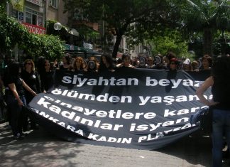 6 Mayıs 2010: Ankara Kadın Platformu kadın cinayetlerini protesto etti