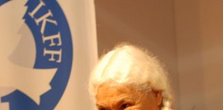 23 Mayıs 2001: Mısırlı feminist Nawal El Saadawi için uluslararası dayanışma