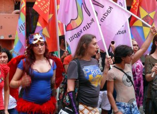 13 Haziran 2010: 1.Trans Onur Yürüyüşü yapıldı