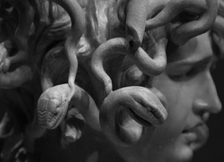 Bergül’ün saçı, arkadaşımın peliği, Medusa’nın yılanlı başı…
