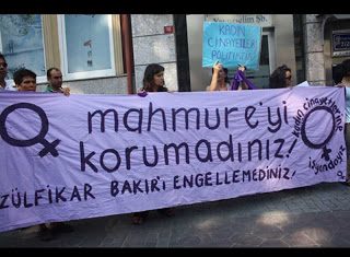 22 Temmuz 2012: Karakol önünde kadın katli protestosu