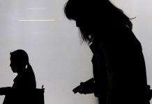 ‘Bunlar hep cinsel zorlama (sextortion) ve intikam pornosu’: Pakistan’da siber istismara karşı mücadele eden kadın