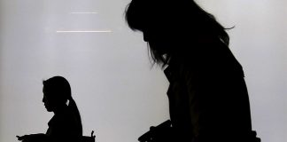 ‘Bunlar hep cinsel zorlama (sextortion) ve intikam pornosu’: Pakistan’da siber istismara karşı mücadele eden kadın