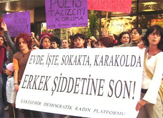 21 Eylül 2007: Eskişehir Demokratik Kadın Platformu Pelin Kalkan ve Devrim Çelik’e destek verdi