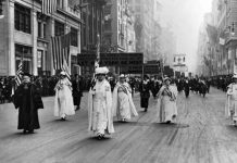 23 Ekim 1915: New York’ta 25.000’den fazla kadın oy hakları için yürüdü