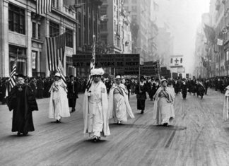 23 Ekim 1915: New York’ta 25.000’den fazla kadın oy hakları için yürüdü