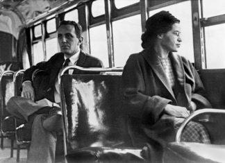 1 Aralık 1955: Rosa Parks otobüste bir beyaza yer vermediği için tutuklandı