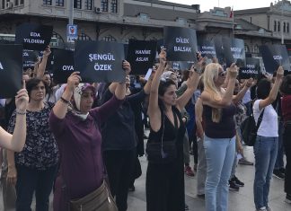 Bugün burada, “Kadın Cinayetlerini Acilen Önleyin!” diyeceğimiz kampanyayı başlatmak için bir araya geldik.