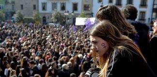 Feminist Devrime Dair 8 Tez