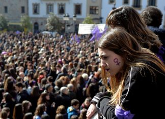 Feminist Devrime Dair 8 Tez