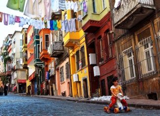 2020 Pandemi günlerinde “Şaşıfelek Çıkmazı” ve “Yeditepe İstanbul”u izlemek