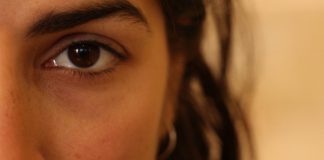 Tüm kaçışlar evde başlıyor / Sinem Taş ile söyleşi