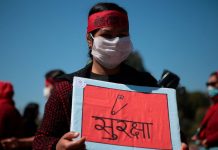 Nepal, kadınlara yönelik asit saldırılarının cezalarını arttırıyor