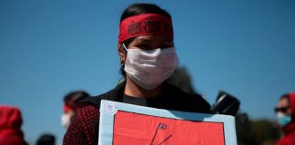 Nepal, kadınlara yönelik asit saldırılarının cezalarını arttırıyor