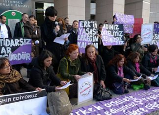 4 Kasım 2011: N.Ç. davasında kadınlar erkek adalete karşı adliyedeydi