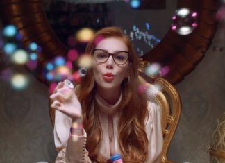 9 Kere Leyla: “Sıcacık yuvamızda ne mutluyuz, değil mi?”