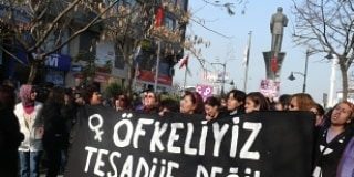 14 Aralık 2008: Feministler Avcılar’da tecavüze karşı yürüdü