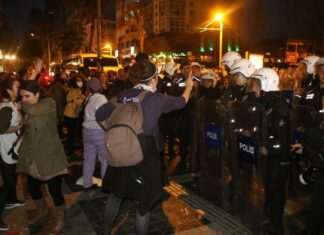 Antalya Feminist Gece Yürüyüşü: Feminist mücadelemizin geri dönüşü yok, vazgeçmiyoruz!