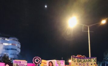 Mersin Feminist Gece Yürüyüşü: İtaat yok! Feminist isyan var!