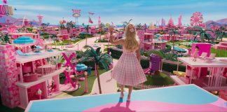 En tutar Barbie: Tuhaf Barbie