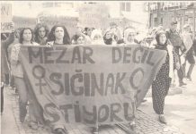 30 Nisan 2004: Tecavüze uğradığı için babası tarafından öldürülen Nuran için eylem yapıldı.