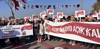 AçıkRadyoŞarampol yahut şarampole yuvarlansak da yaşamak