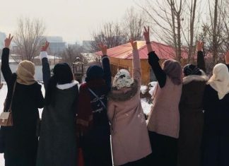 “Gel ey gökyüzü, benimle birlikte ağla”