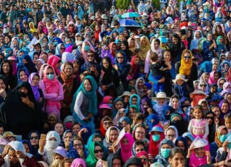 Rengarenkten siyaha: Hayatta kalmak yetmez. Afganistan’da kadınların çığlığı