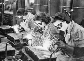 İşçi sağlığı ve iş güvenliğinde de cinsiyetçilikle mücadele: Birleşik Metal-İş sendikasından Nuran Gülenç ile söyleşi