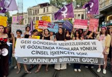 Kadınlar Birlikte Güçlü: Geri Gönderme Merkezlerinde ve gözaltında kadınlara yönelik cinsel işkenceye son!