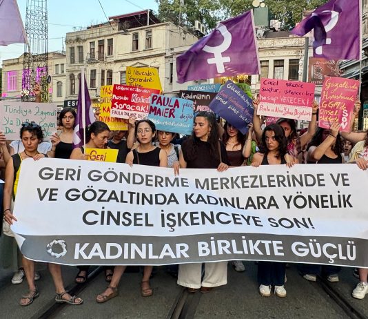 Kadınlar Birlikte Güçlü: Geri Gönderme Merkezlerinde ve gözaltında kadınlara yönelik cinsel işkenceye son!